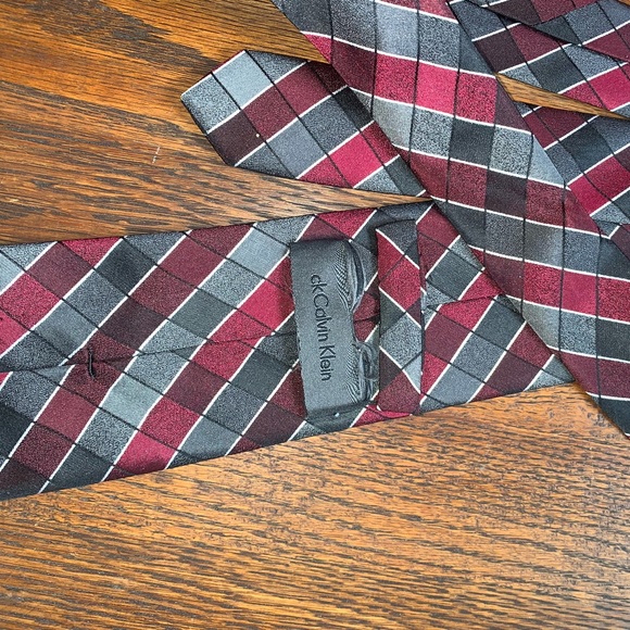 Calvin Klein Tie (3.25”) - Picture 3 of 5